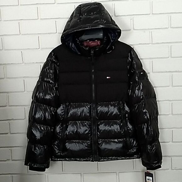Tommy Hilfiger NWT Men's Black Shine Hooded Puffer Coat. Size Small - Picture 1 of 16